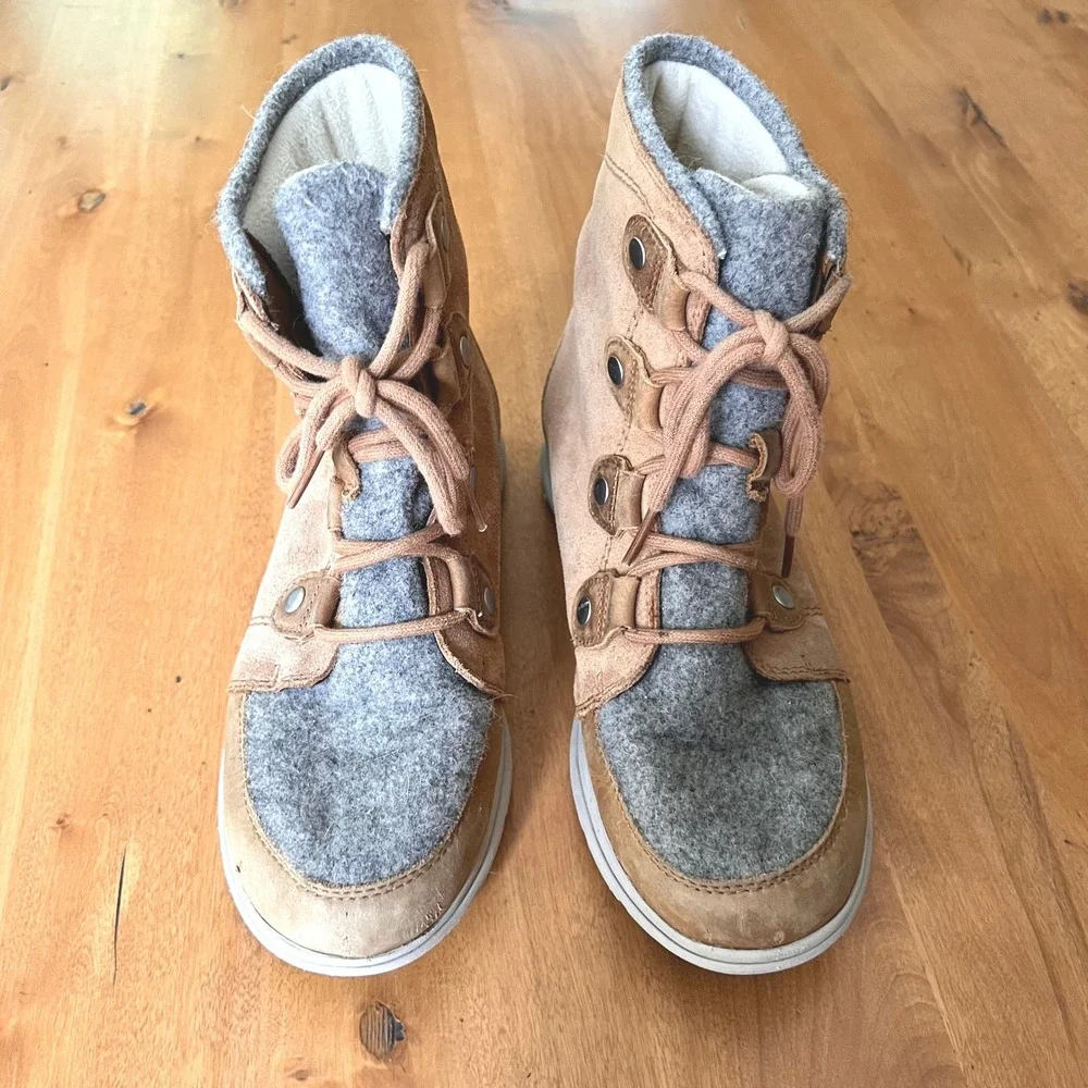 Sorel Explorer Joan Waterproof Suede Felt Winter Boots Tan Grey  Womens 8.5